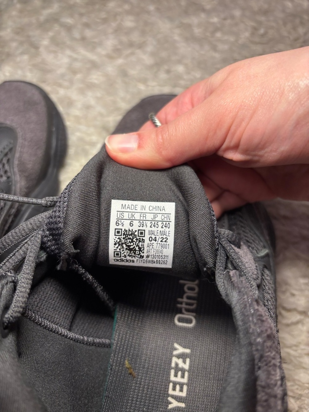 Adidas yeezy 500 ‘utility black’ - Picture 5 of 9